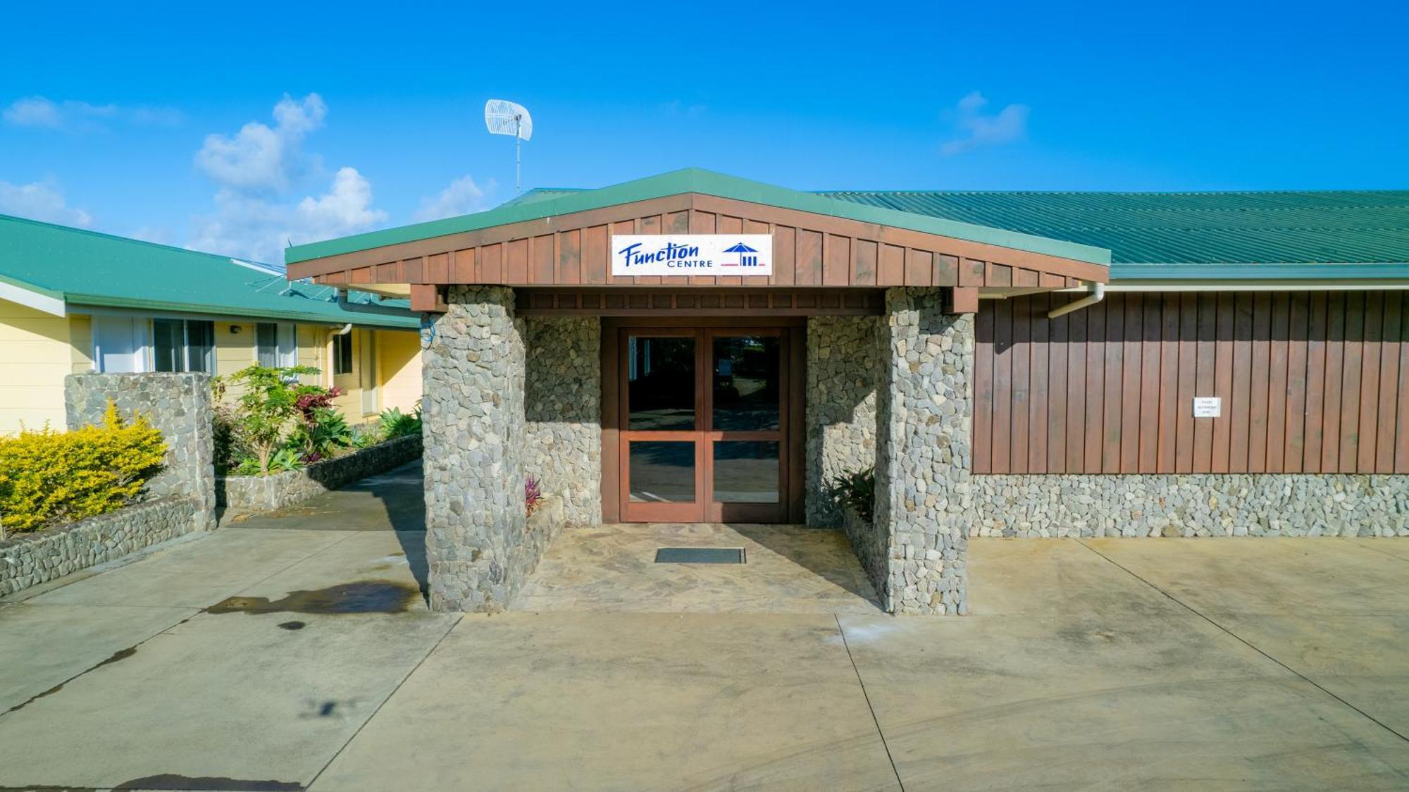 South Pacific Resort Hotel Burnt Pine Exterior photo